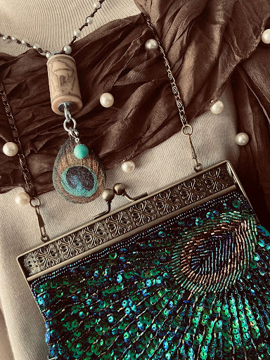 Gayle's Unique Boutique - Thumbnail