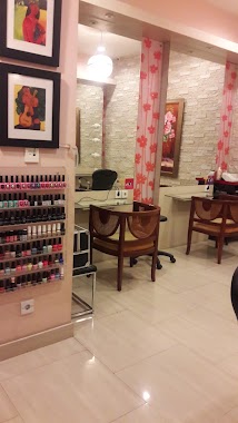 Five Senses Spa, Author: Alina Devi