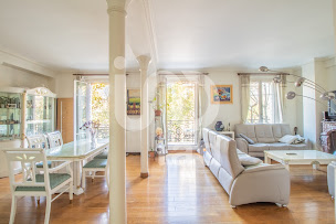 Photo n°2 de Xavier Xu IAD France Immobilier à Pantin (Agent immobilier)