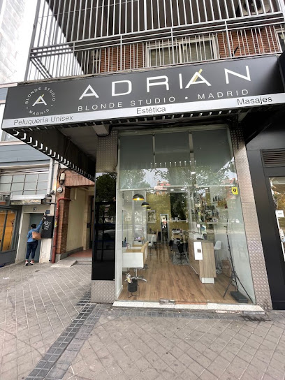 Adrián Blonde Studio