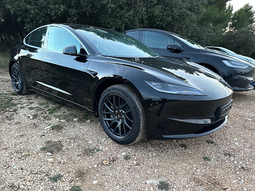 Tesla Service - Aix-en-Provence - Thumbnail