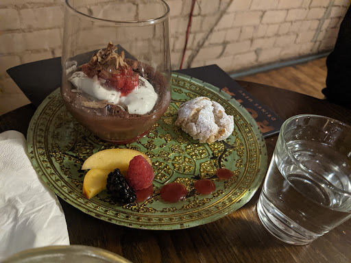 Cafe Roya - Visual