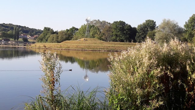 Parking Etang Des Forges