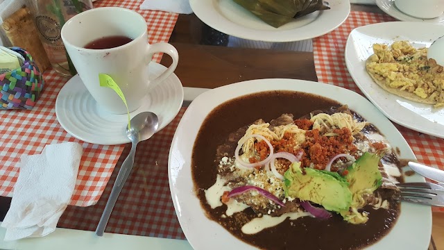 La Tertulia Desayunos y almuerzos