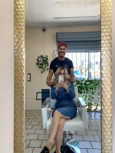 Zibá hair salón & more
