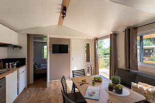 Photo n°39 de Camping Sandaya Riviera d'Azur - 5 étoiles à Saint-Aygulf (Agence de location de maisons de vacances)