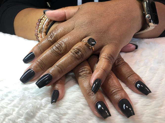 Iconic Natural Nails interior view