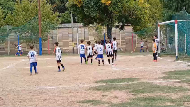 Opiniones de Exploradores Artigas O'Higgins Club Baby Futbol en Artigas - Escuela