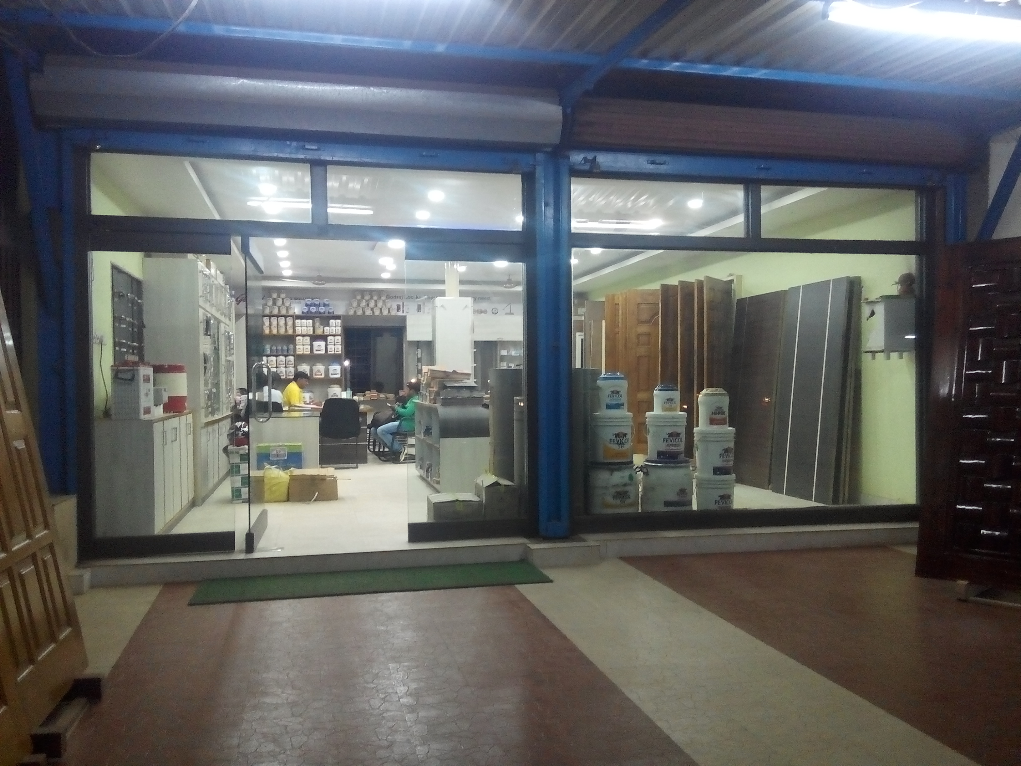 Store image