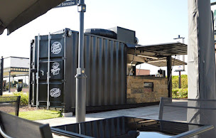 Photo n°3 de Rosaparks McArthurGlen à Pont-Sainte-Marie (Restaurant de hamburgers)