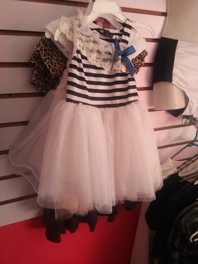 Photos of Mari Fashion