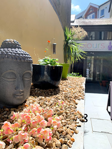 Colours Cafe & Wellbeing Centre - Restaurant