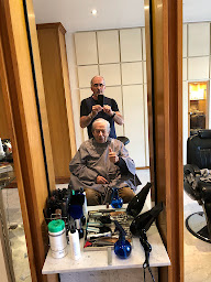 Photo n°1 de Dp Coiffure à Paris (Salon de coiffure)