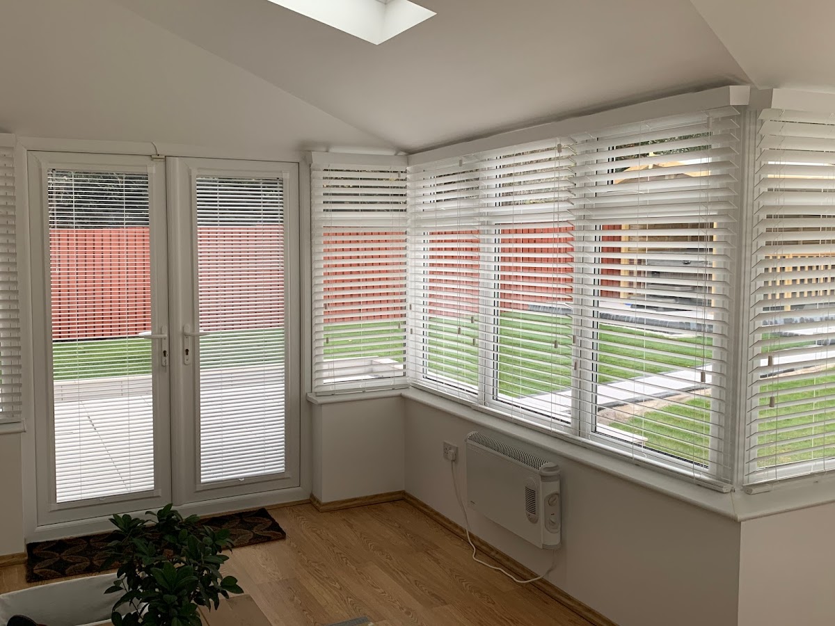 MB Blinds Hull