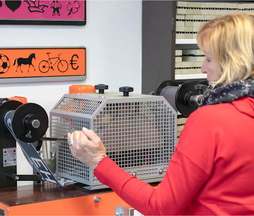 Fritz Gey Autoschilder Inhaber: EHA Autoschilder GmbH, Kfz-Kennzeichen und Zulassungsservice - Thumbnail