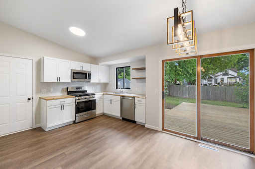 Amanda Rechsteiner - River's Edge Realty, KW Living - Thumbnail