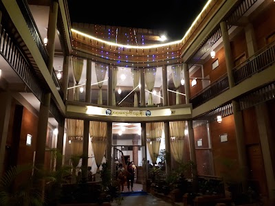 Photos of La Yaung Thoon