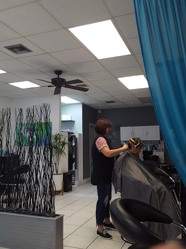 Salon Unique of Naples - Thumbnail