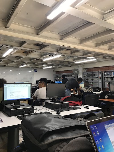 Photos of Antonio Jose Camacho University Institute Headquarters North