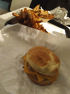BOZ'S Burger Bistro photo