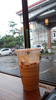 Starbucks Coffee Pahlawan, Author: Junior Lie