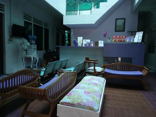 Klinik Widodo, Author: doli rochasli