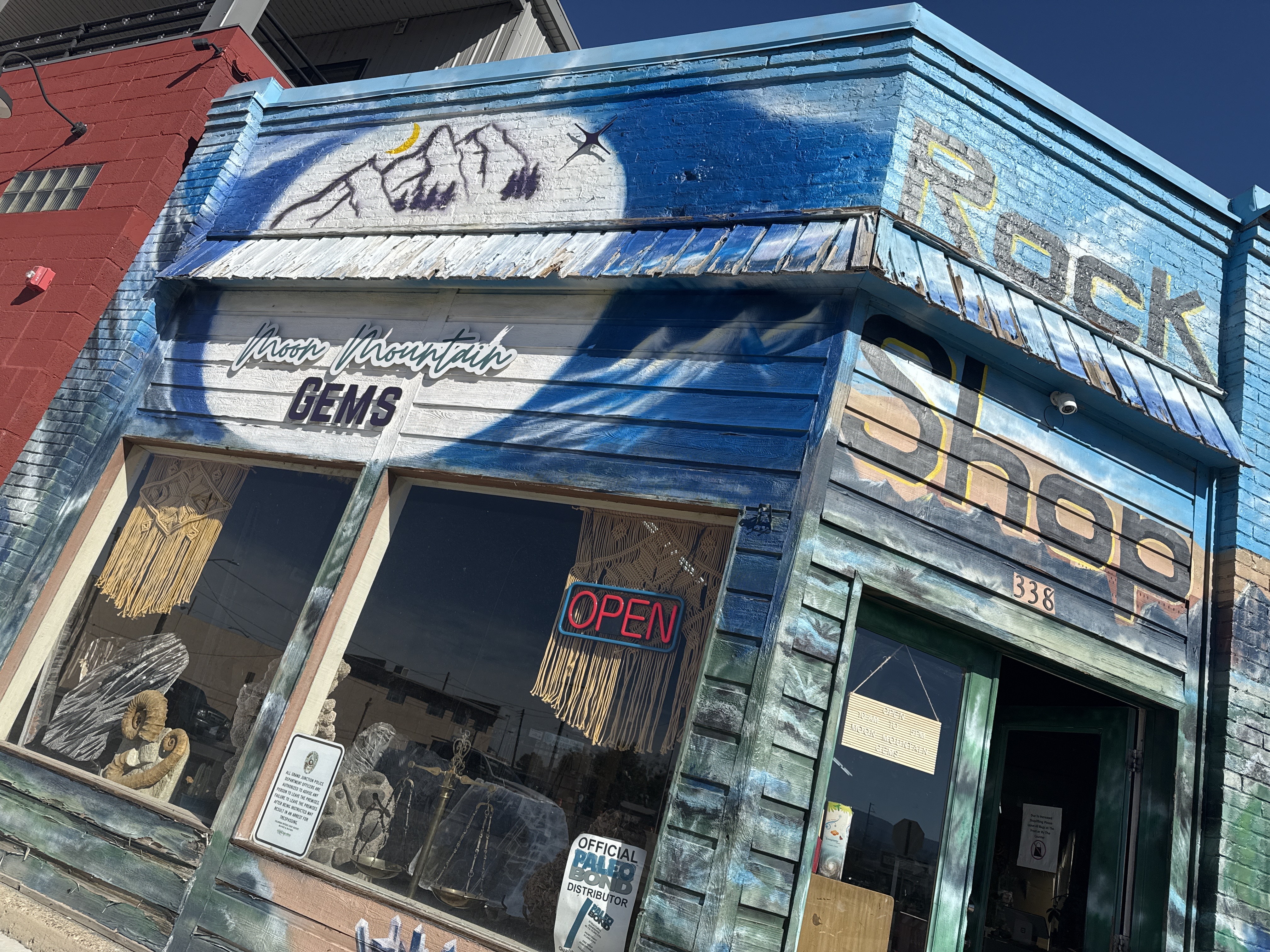 Moon Mountain Gems Rock & Crystal Shop