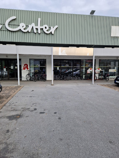 Retail Car Park - Thumbnail