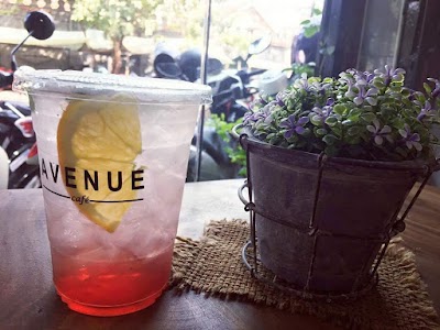 Photos of AVENUE Caf&eacute;