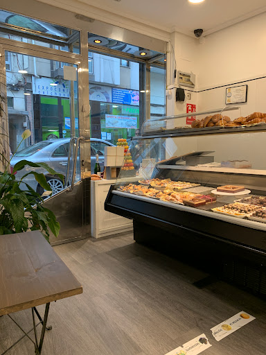 Pasteleria Delicatessen Sucré