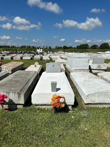 Elmo Simmons & Son Burial Vaults and Cemetery Services