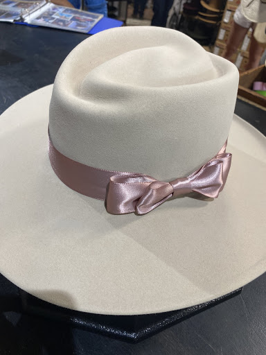 Double R Hat House - Thumbnail