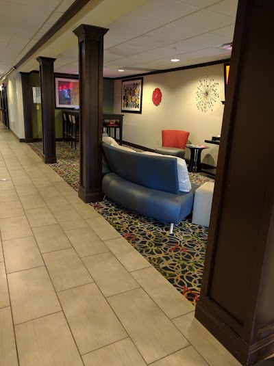 Photos of Holiday Inn Express Cleveland Airport - Brook Park