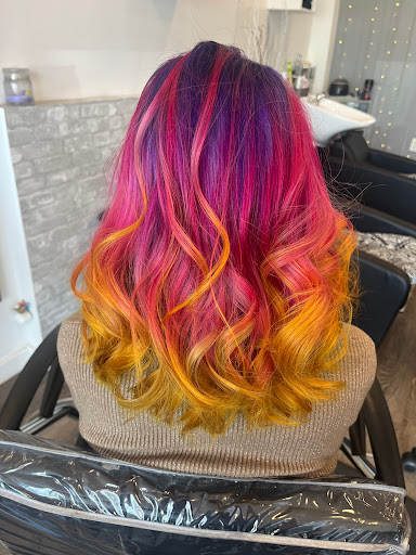 Mirror Mirror Hair Studio - Thumbnail