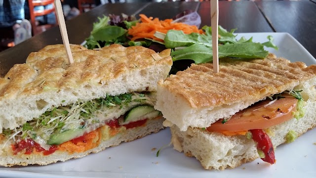 Kachi Deli Cafe & Grill