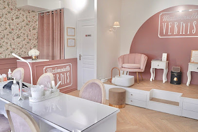 Mademoiselle Vernis
