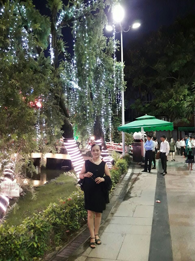 Nhà hàng Thuỷ Tạ