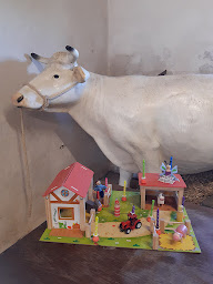 Photo n°9 de La triplette charoline à Noailly (Ferme pédagogique)