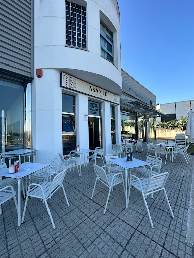Asante café Bar