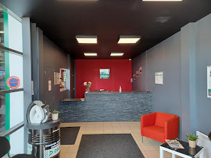 Photo n°2 de Centre contrôle technique DEKRA à L'Isle-Adam (Centre de contrôle technique)