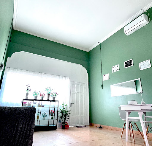 Evelins Beauty Studio Kasongan