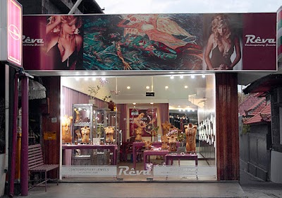 Photos of Reva Jewellery by Laurent Leger