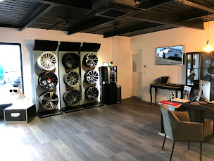 Photo n°14 de Exclusive cars à Seyssinet-Pariset (Prestataire spécialisé dans les vitres teintées)