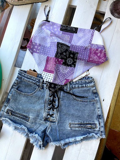 Paradise Trends - Thumbnail
