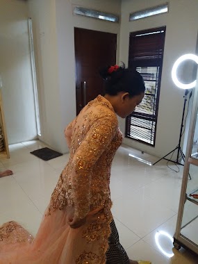 Mila Dewi Makeup & Kebaya, Author: Sutino Kings