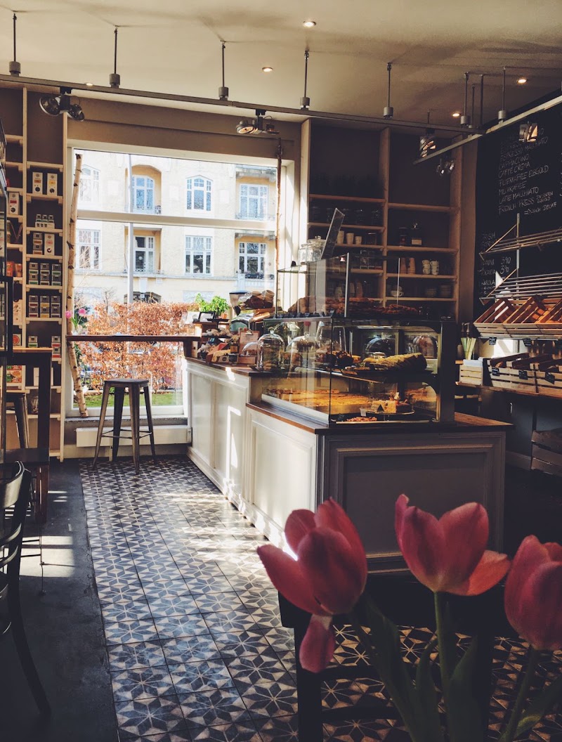 DeliKate Cafe