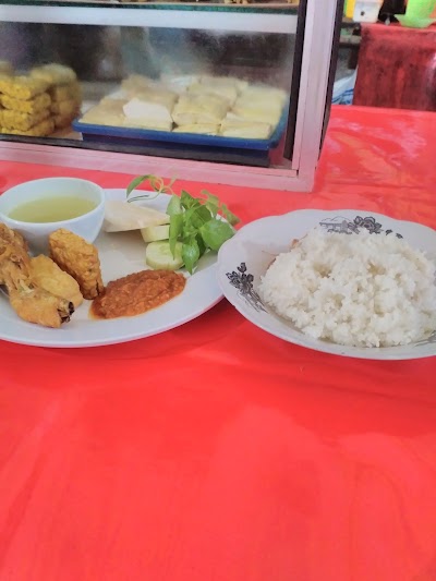 Photos of Indomaret Tanjung Aur