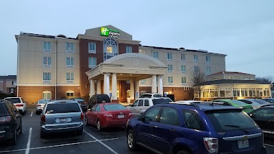 Photos of Holiday Inn Express & Suites Kansas City-Grandview