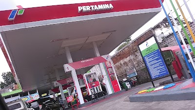 Photos of Pertamina gas station 33-40101