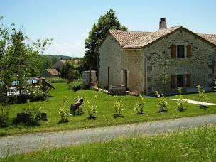 Photo n°1 de Le Tilleuil, Gite et Chambres d'Hotes à Combiers (Chambre d'hôtes)